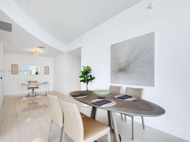 Apartment for rent  Unit #3304 - photo 7495795