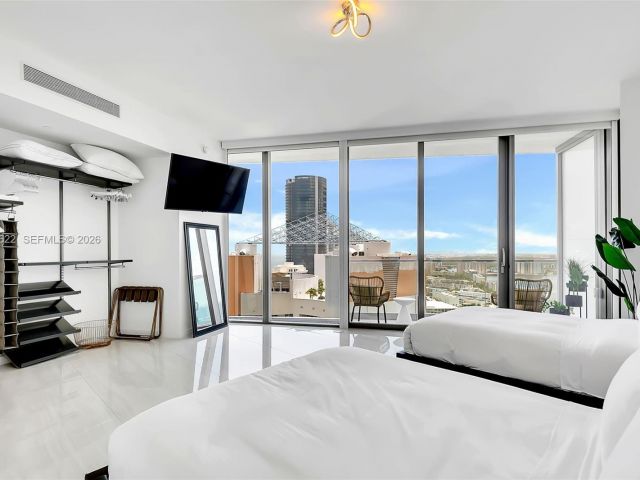 Apartment for rent  Unit #3304 - photo 7495800