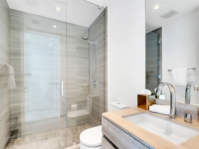 Apartment for rent  Unit #3304 - photo 7495803