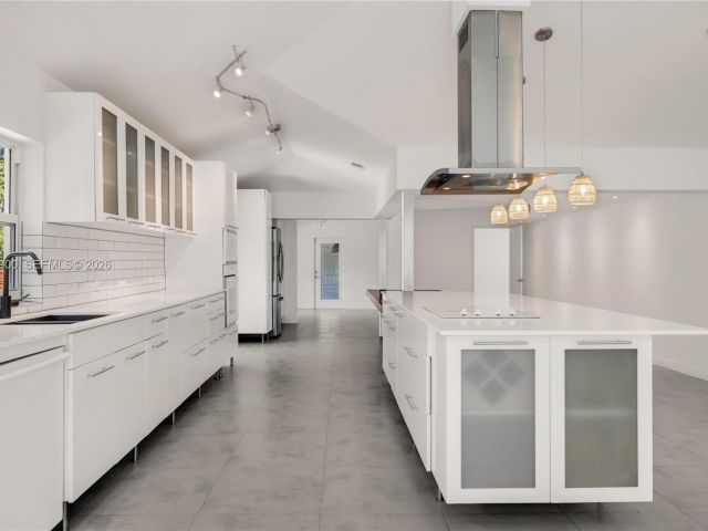 Home for rent at 801 NE 118th St - photo 7504746