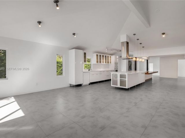 Home for rent at 801 NE 118th St - photo 7504748