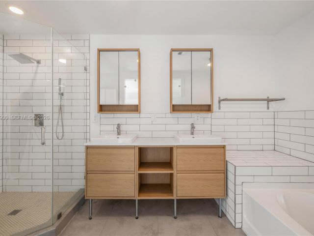 Home for rent at 801 NE 118th St - photo 7504750