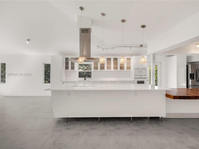 Home for rent at 801 NE 118th St - photo 7504751