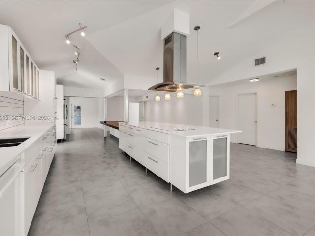 Home for rent at 801 NE 118th St - photo 7504765