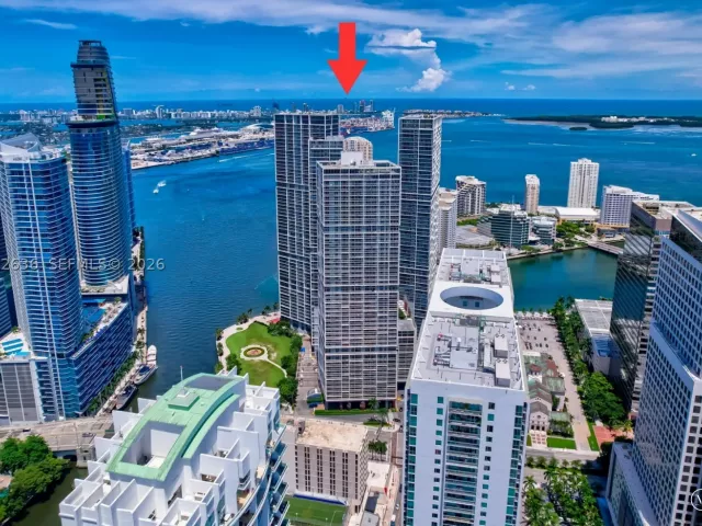 3-bedroom condo for sale in Miami - 495 Brickell avenue 2201 - MondialRealty