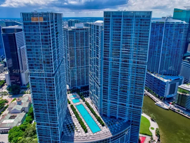 3-bedroom condo for sale in Miami - 495 Brickell avenue 2201 - MondialRealty