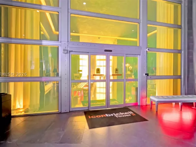 3-bedroom condo for sale in Miami - 495 Brickell avenue 2201 - MondialRealty