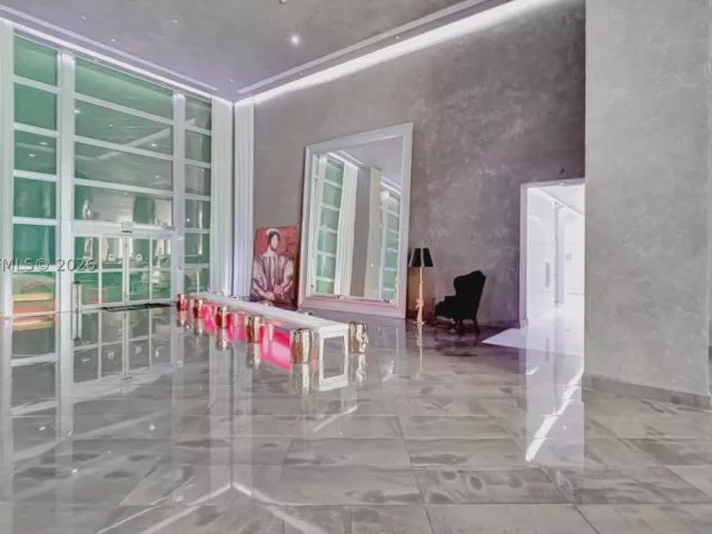 3-bedroom condo for sale in Miami - 495 Brickell avenue 2201 - MondialRealty