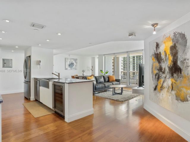 Apartment for rent  Unit #A-2740 - photo 7496209