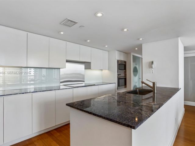 Apartment for rent  Unit #A-2740 - photo 7496229