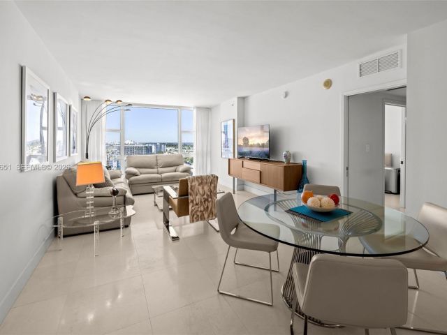 Apartment for rent  Unit #1401 - photo 7502594