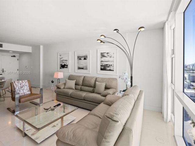 Apartment for rent  Unit #1401 - photo 7502602