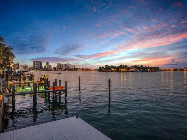 Home for sale at 279 N Hibiscus Dr - photo 7469181