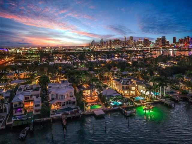 Home for sale at 279 N Hibiscus Dr - photo 7469185