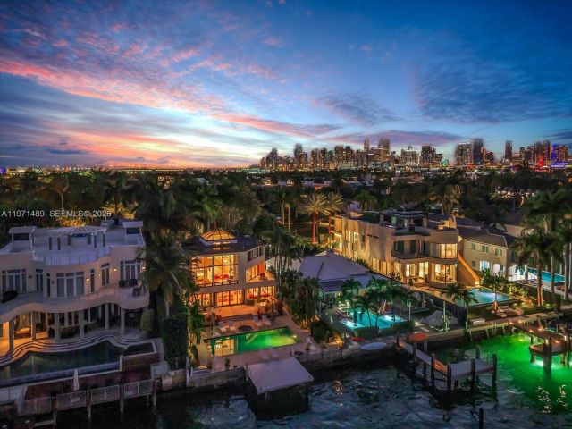 Home for sale at 279 N Hibiscus Dr - photo 7469187