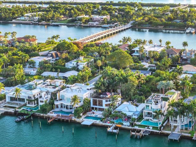 Home for sale at 279 N Hibiscus Dr - photo 7469200