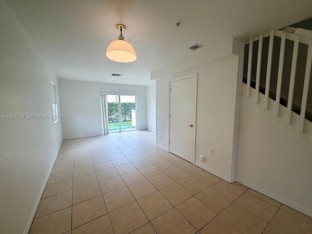 Home for rent at 2064 NE 167th St 3-156 - photo 7481348