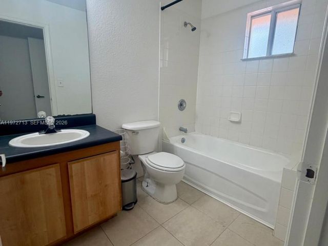 Home for rent at 2064 NE 167th St 3-156 - photo 7481356