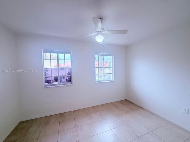 Home for rent at 2064 NE 167th St 3-156 - photo 7481357