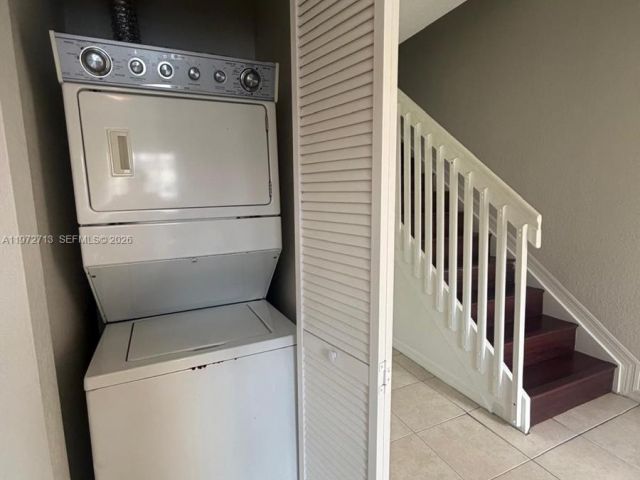 Home for rent at 2064 NE 167th St 3-156 - photo 7481361