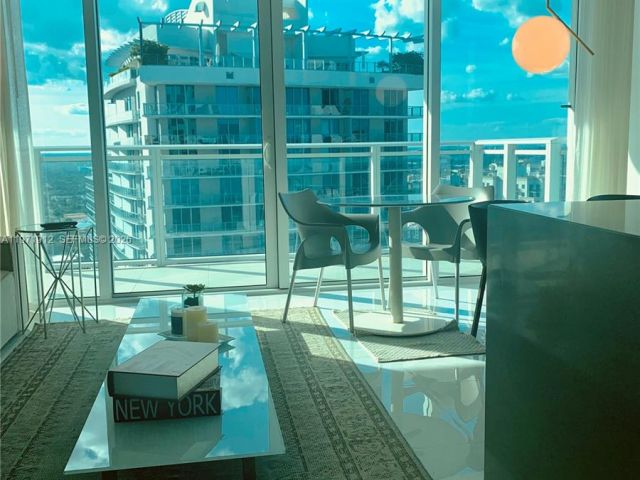 Apartment for rent  Unit #4009 - photo 7453674