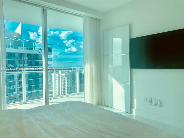 2-bedroom condo for rent in Miami - 1080 Brickell Ave 4009 - MondialRealty