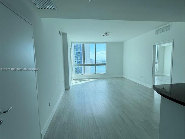 Apartment for rent  Unit #T-3314 - photo 7496407