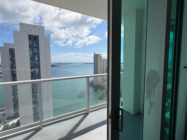 Apartment for rent  Unit #T-3314 - photo 7496418