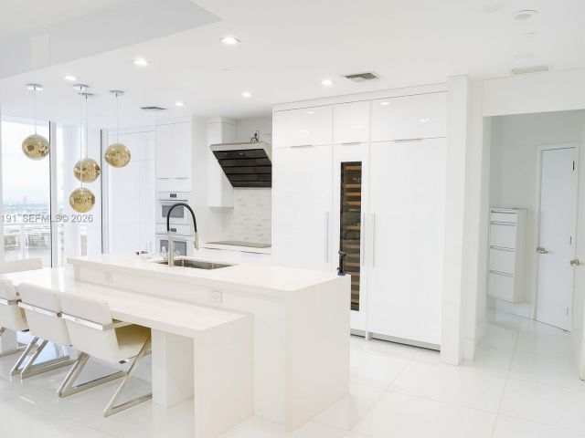 Apartment for rent  Unit #3307 - photo 7471770