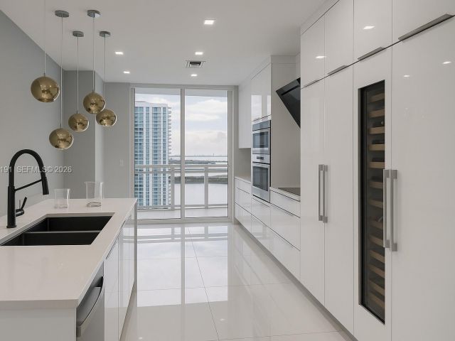 Apartment for rent  Unit #3307 - photo 7471773