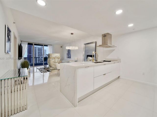 Apartment for rent  Unit #4209 - photo 7511024