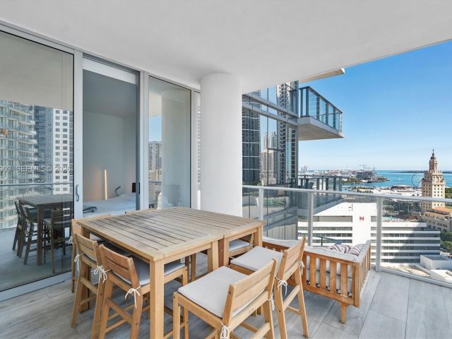 Apartment for sale  Unit #1712 - photo 7525156