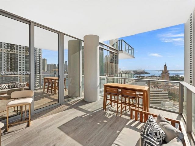 Apartment for sale  Unit #1712 - photo 7525162