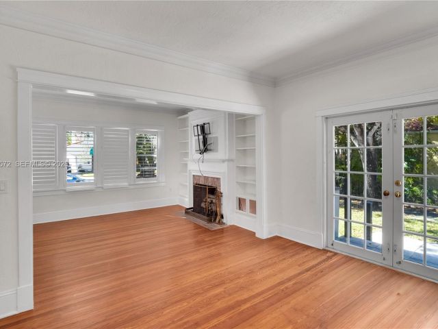 Home for rent at 603 Minorca Ave 0 - photo 7525036