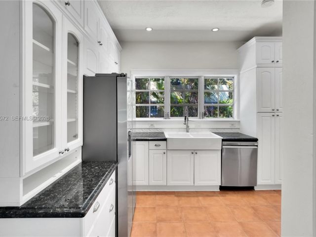 Home for rent at 603 Minorca Ave 0 - photo 7525038