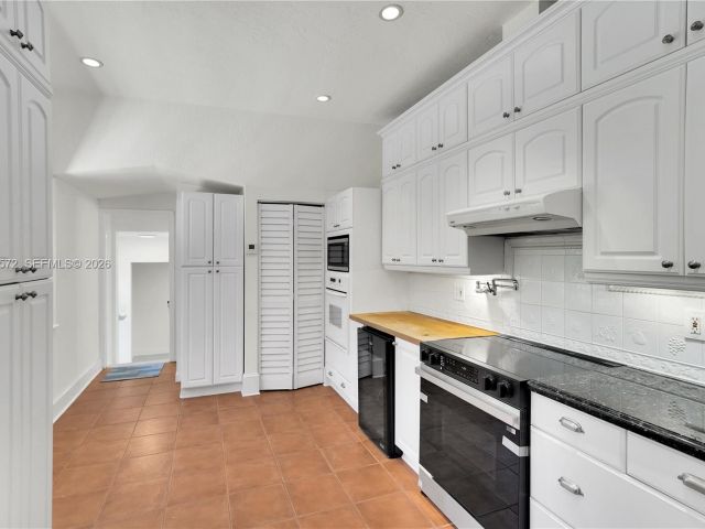 Home for rent at 603 Minorca Ave 0 - photo 7525040