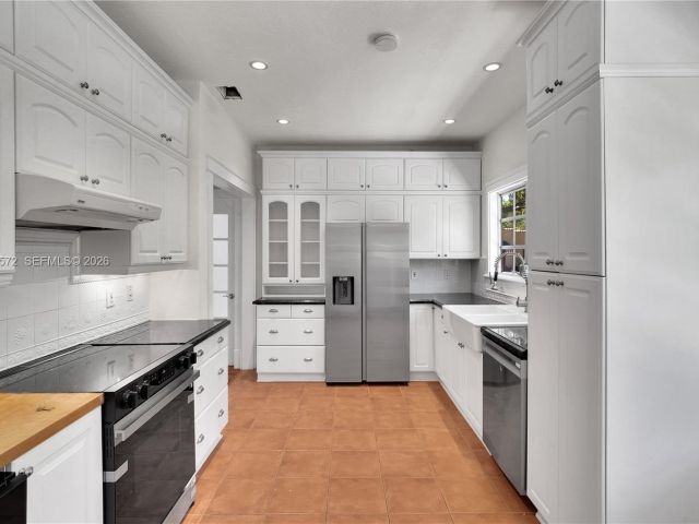 Home for rent at 603 Minorca Ave 0 - photo 7525041