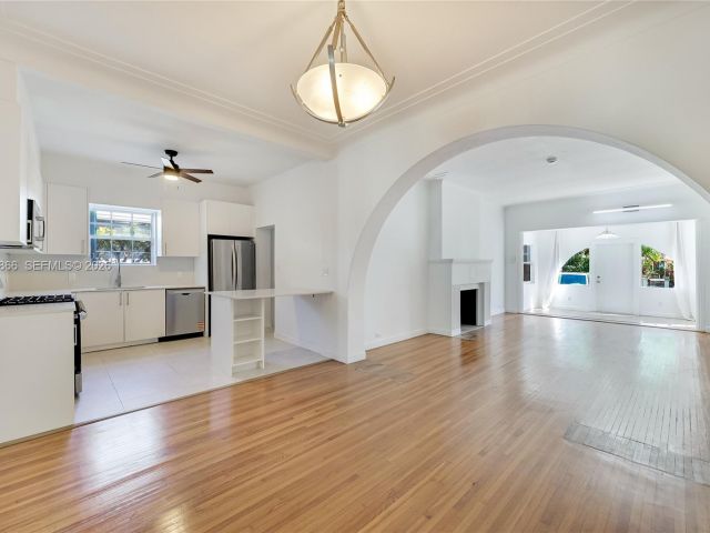 Home for rent at 9056 Emerson Ave - photo 7467205