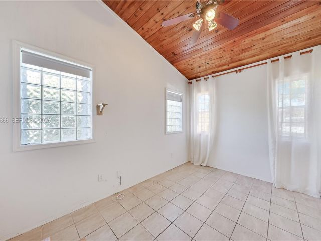 Home for rent at 9056 Emerson Ave - photo 7467207