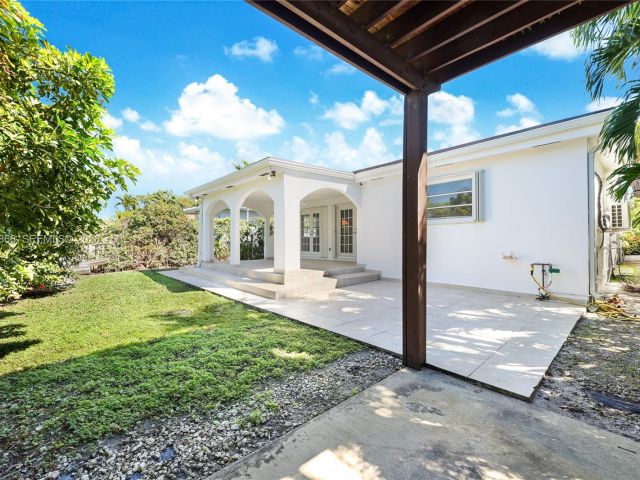 Home for rent at 9056 Emerson Ave - photo 7467213