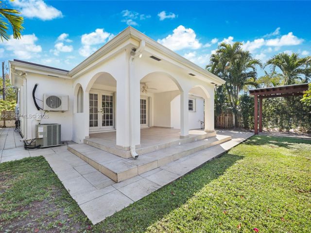 Home for rent at 9056 Emerson Ave - photo 7467214