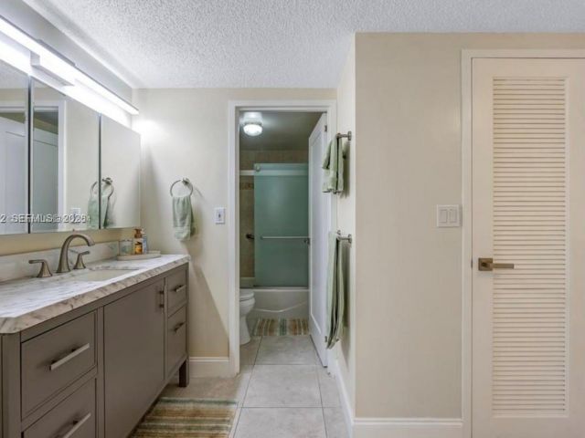 Apartment for rent  Unit #719 - photo 7470217