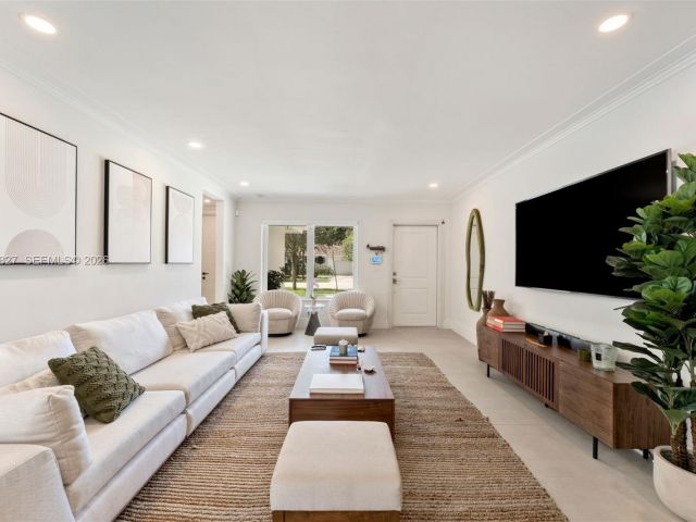 Home for rent at 45 Palermo Ave - photo 7471610