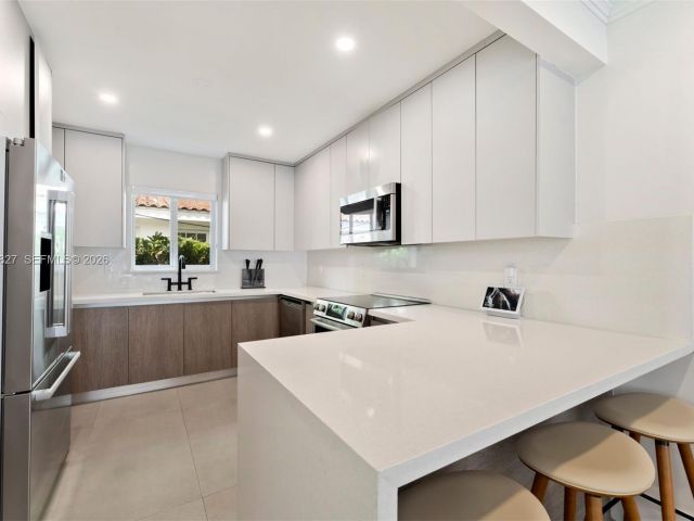 Home for rent at 45 Palermo Ave - photo 7471616