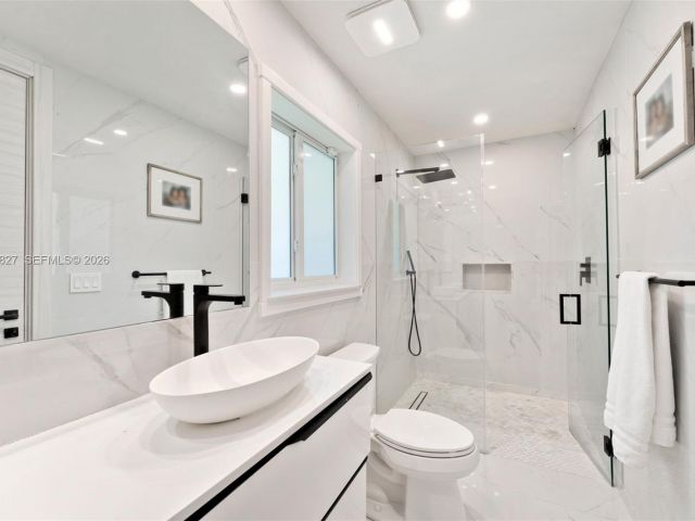 Home for rent at 45 Palermo Ave - photo 7471623