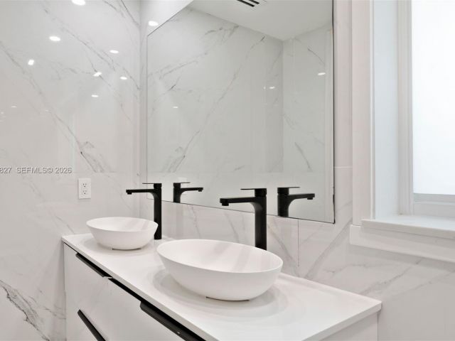 Home for rent at 45 Palermo Ave - photo 7471624