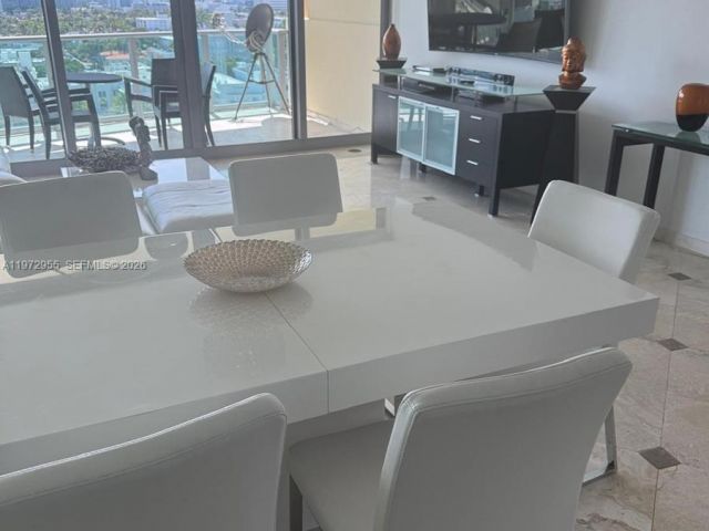 Apartment for rent  Unit #1211 - photo 7520158