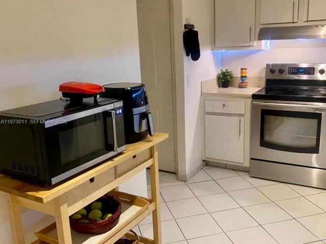 Apartment for rent  Unit #516 - photo 7484180