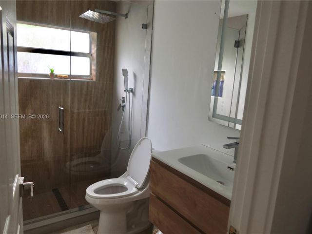 Home for rent at 5862 NW 113th Pl 5862 - photo 7486233