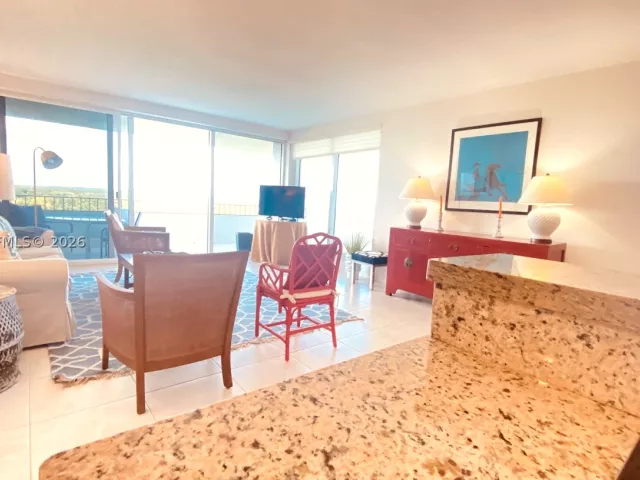 2-bedroom condo for rent in Key Biscayne - 177 Ocean Lane Dr 1008 - MondialRealty